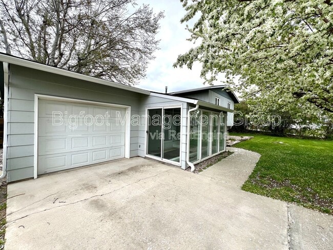 Building Photo - 161 Wedgewood Ln