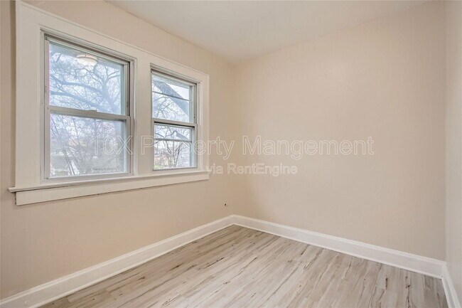 Foto del edificio - 1097 E 16th Ave