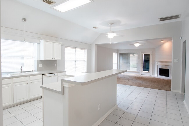 Foto del edificio - 1722 Red Oak Terrace