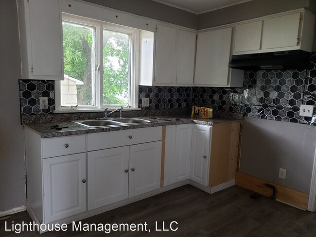 Building Photo - 4 br, 3 bath House - 50 Warsaw St.