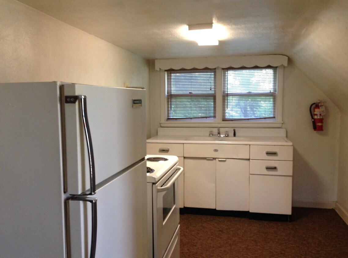 Foto principal - 607 W Main St