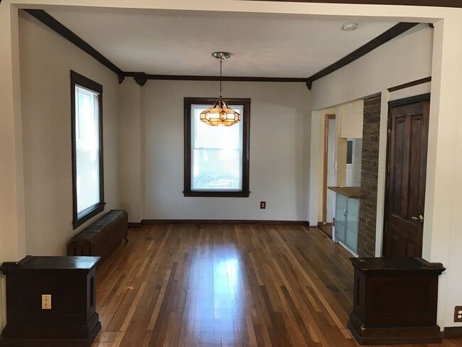 Building Photo - DO NOT MISS! Four-Bedroom Single Family Ho...