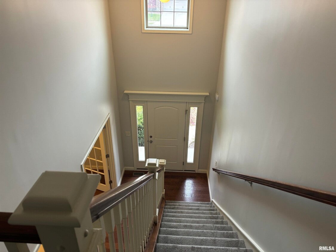 Primary Photo - 2315 W Paddington Ct