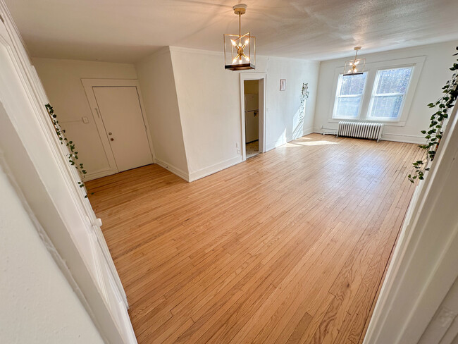 Foto del edificio - Kingman Blvd Apartments