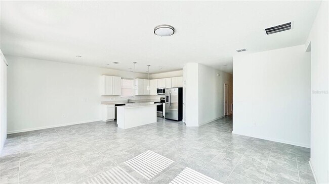 Building Photo - 683 Daring Dr