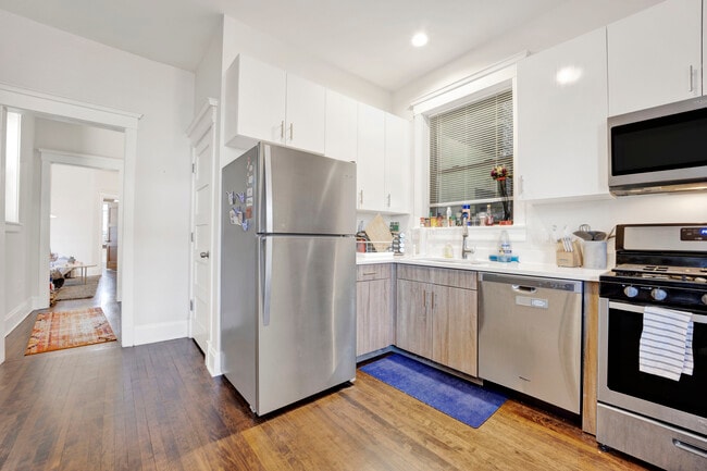 Foto del edificio - 1006 W Dakin St