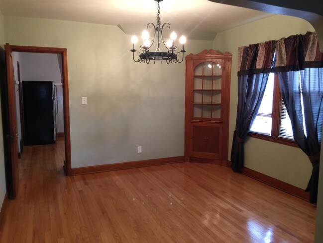 Dining Room - 1008 Rawson E Ave