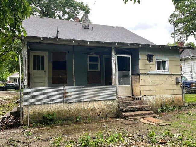 Building Photo - 2146 N Robberson Ave