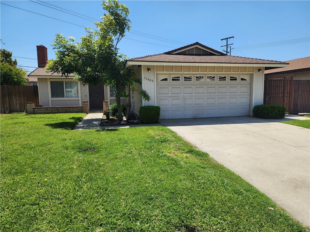 Foto principal - 13689 Tucker Ave