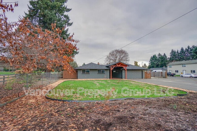 Foto del edificio - 3211 NE 62nd Ave