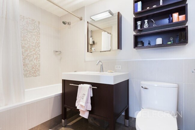Foto del edificio - 225 E 34th St