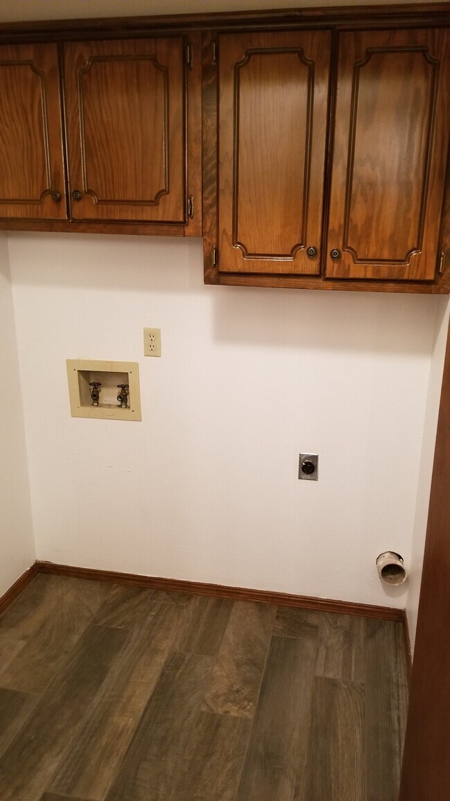 910 Acacia Circle, Noble, OK 73068 Townhome Rentals in Noble OK