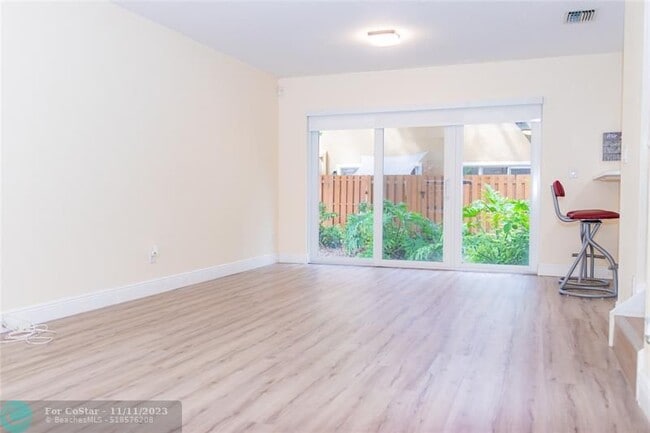 Building Photo - 2836 NW 99th Terrace