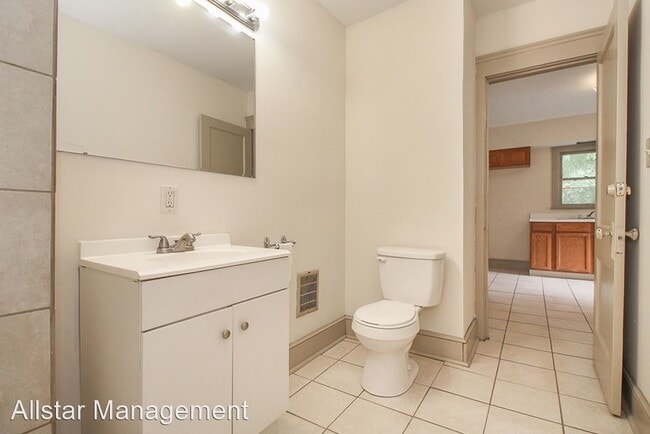 Building Photo - 2 br, 1 bath House - 3339 W 84th Street Un...