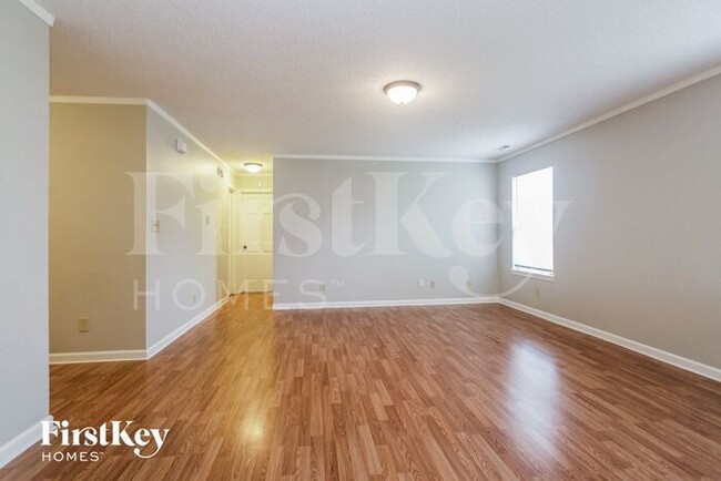 Foto del edificio - 6037 Long River Ln