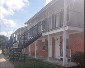 Building Photo - 516 Laredo St