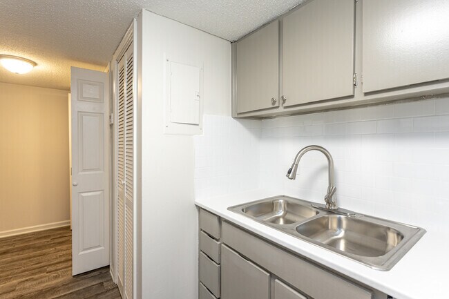 1HAB, 1,5BA - 770SF - The Reserve at Wynwood