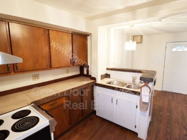 Foto del edificio - 512 N Indiana Ave