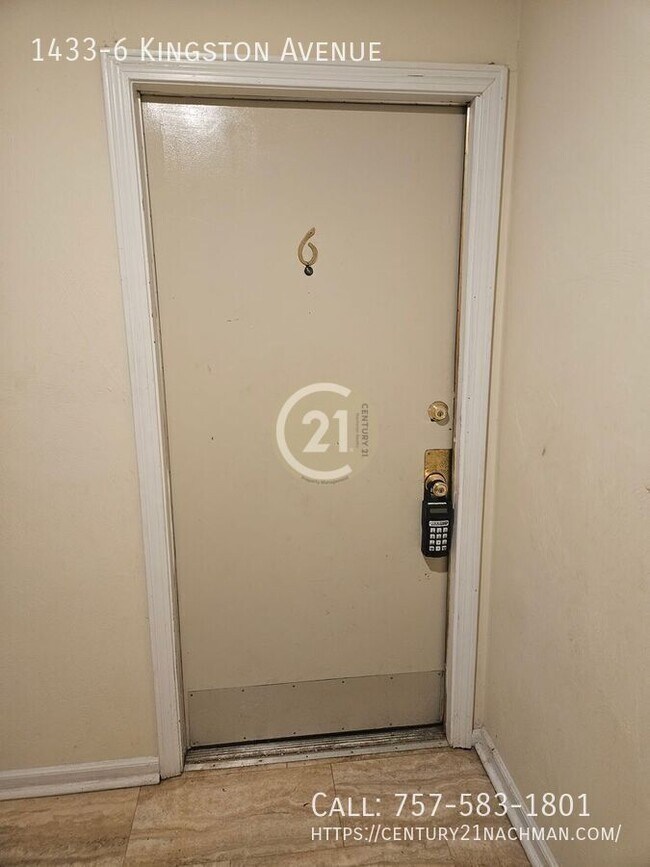 Foto del edificio - 1433-6 Kingston Avenue-