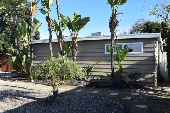 Foto del edificio - 3BR 2BA San Carlos Home - Vinyl Flooring, ...