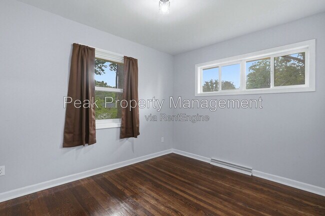 Foto del edificio - 2105 Fort Rice St