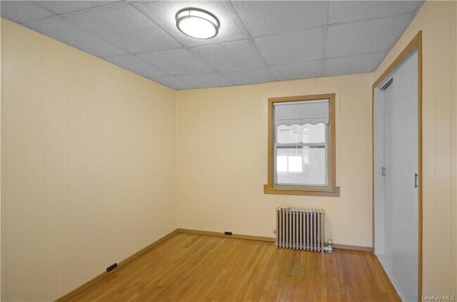 Building Photo - 1330 Mayflower Ave