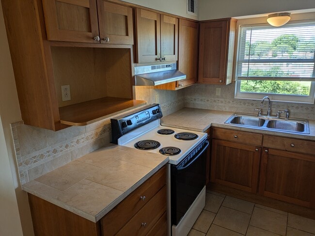 Building Photo - 2909 Abigail Dr