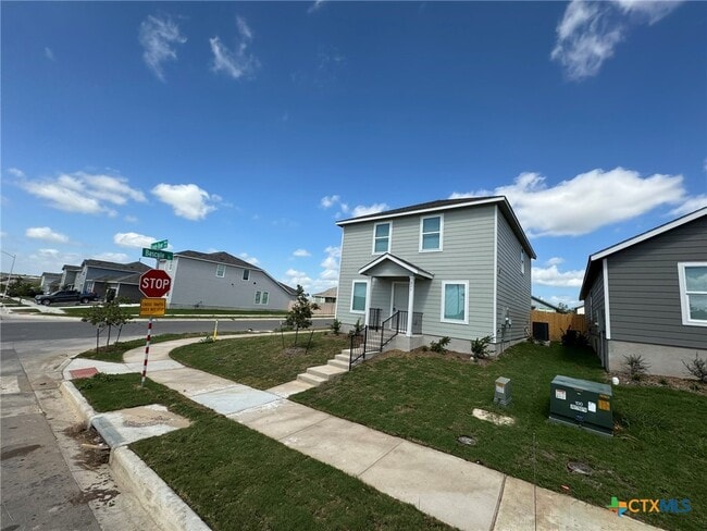 Building Photo - 205 Trinity River Holw