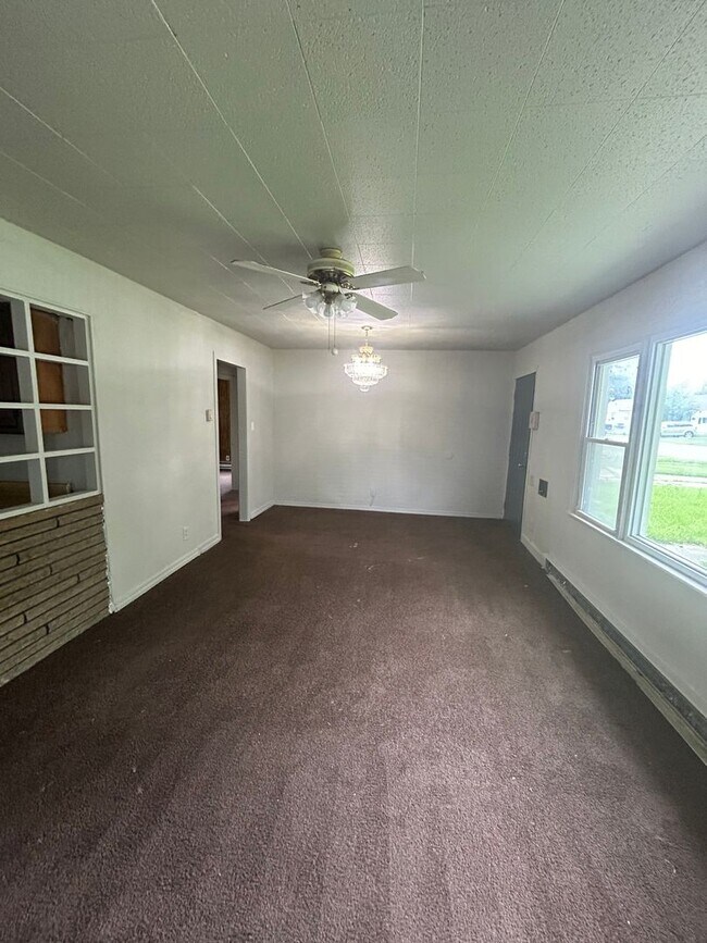 Foto del edificio - 4500 Standish Dr