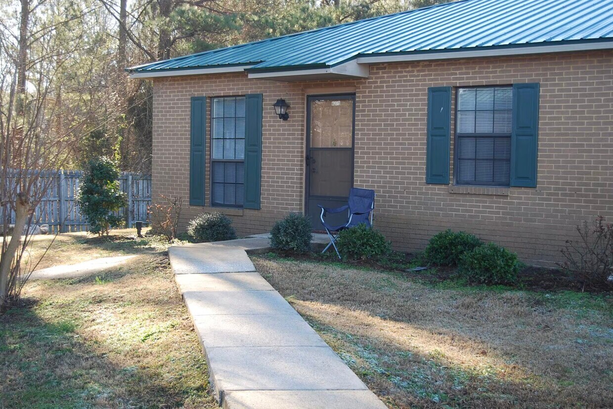 Foto principal - 4350 Lakewood Ct