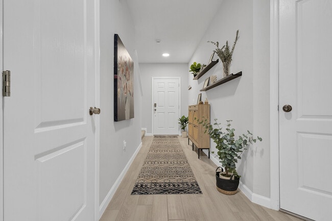 Building Photo - Saint Cloud - Multi Unit