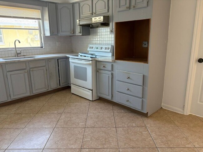 Foto del edificio - Charming 2-Bedroom Ranch in Cape Coral’s B...