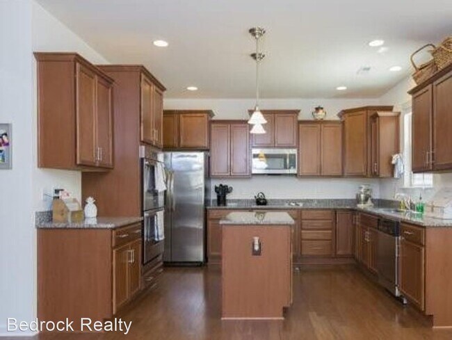 Building Photo - 4 br, 2.5 bath House - 249 River Oak