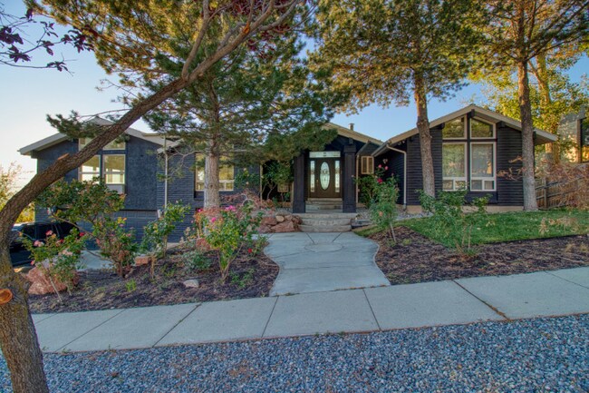 Building Photo - 2220 Lakeline Dr