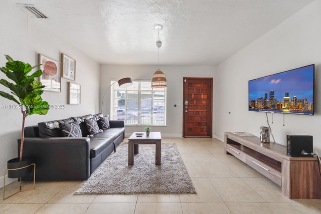 Foto del edificio - 225 NW 14th Ave