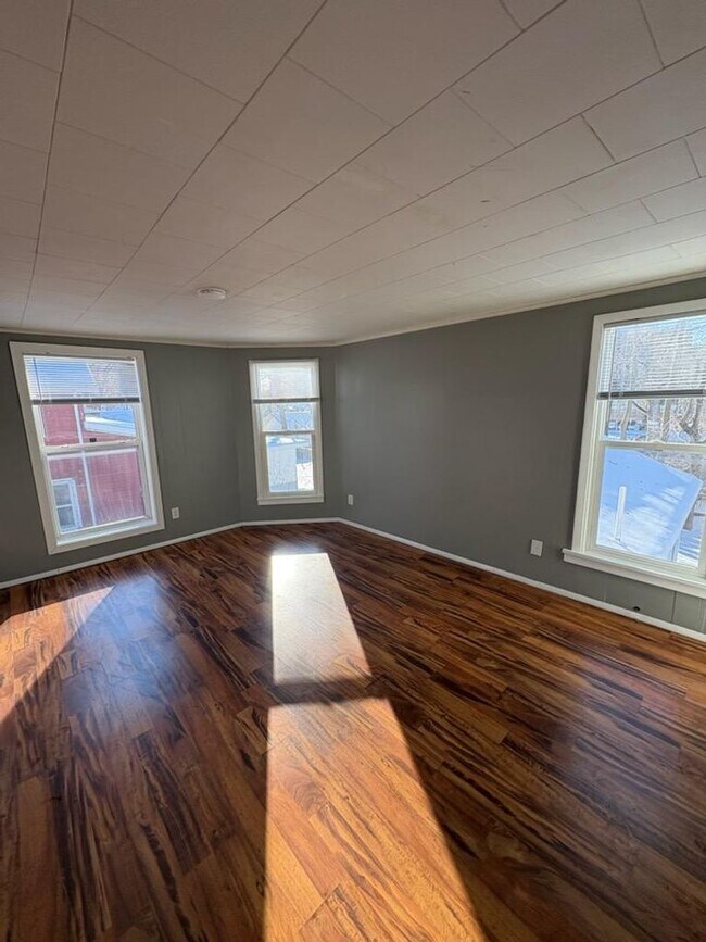 Foto del edificio - 912 N Madison St