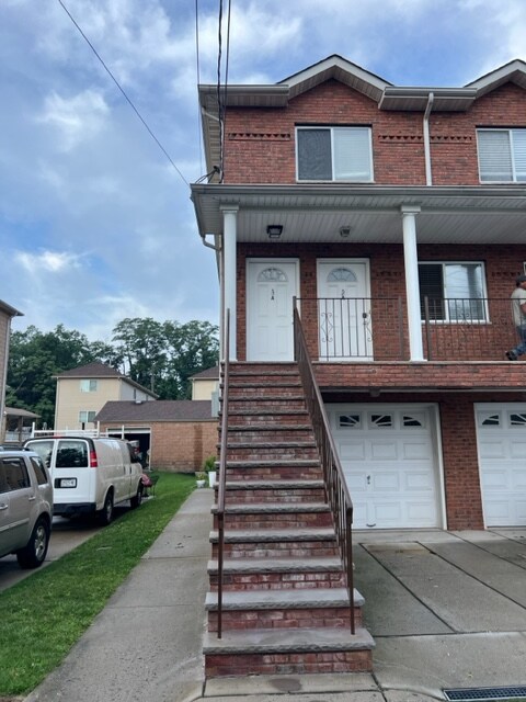 Primary Photo - 10 Rockwell Ave