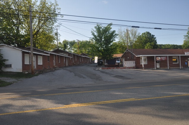 Building Photo - 616 E Main St