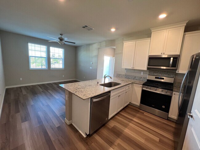 Foto del edificio - 3 Bed / 2.5 Bath | West Sacramento Home Av...