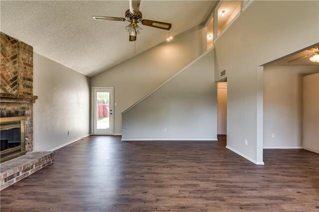 Building Photo - 3917 Lois Cir