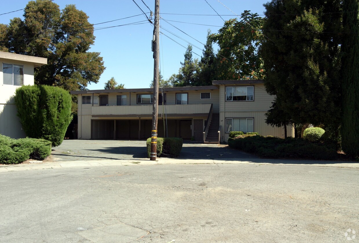 Foto del edificio - 911-919 Fremont Pl