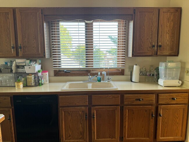 Foto del edificio - 6128 Garrett Ln