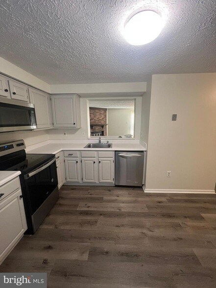 Foto del edificio - 2216 Cedar Barn Way