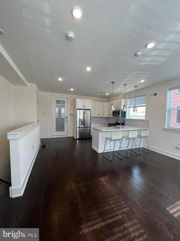 Foto del edificio - 207 E Allen St