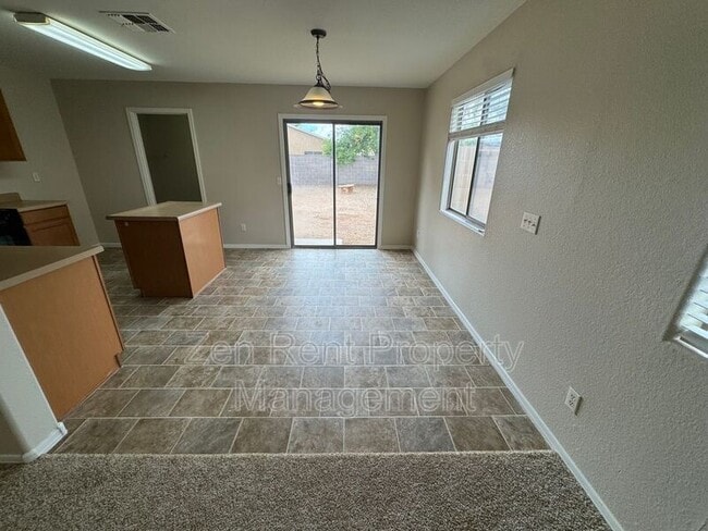 Building Photo - 1841 E Desert Rose Trail