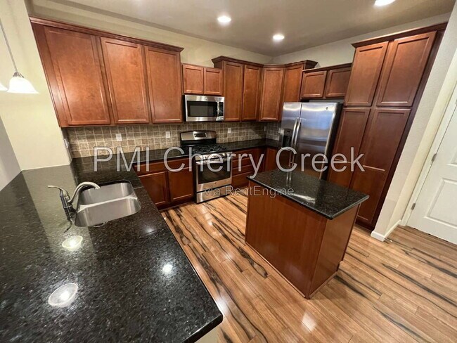 Building Photo - 8159 S Akron Ct