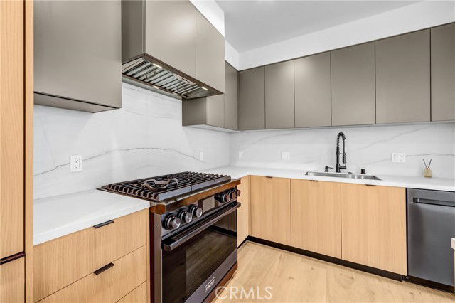 Foto del edificio - 10352 Riverside Dr