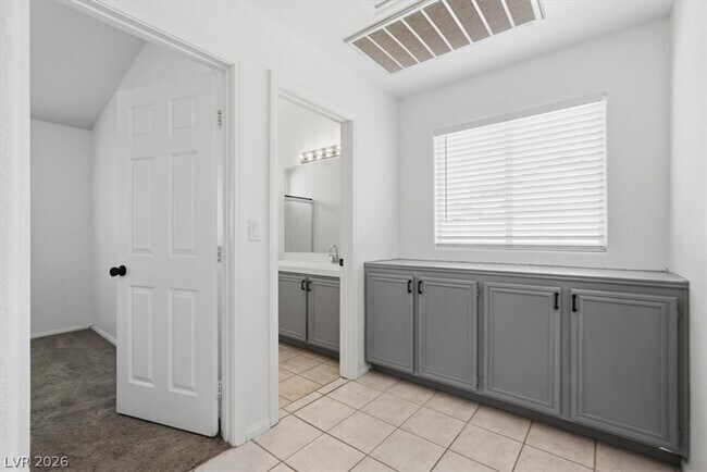 Foto del edificio - 5437 Silent Path Way