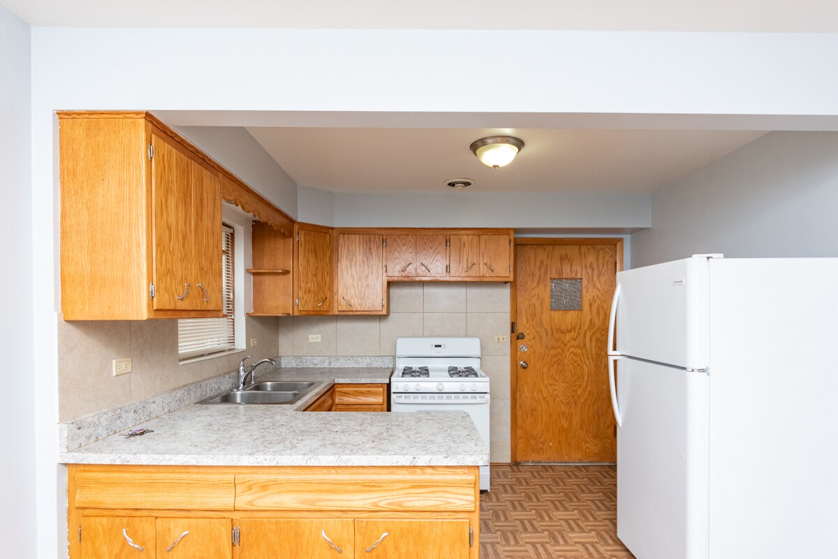 8944 N Wisner St Unit 1E, Niles, IL 60714 Apartments in Niles, IL