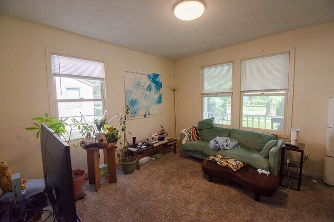 Foto del edificio - 802 2nd St NW